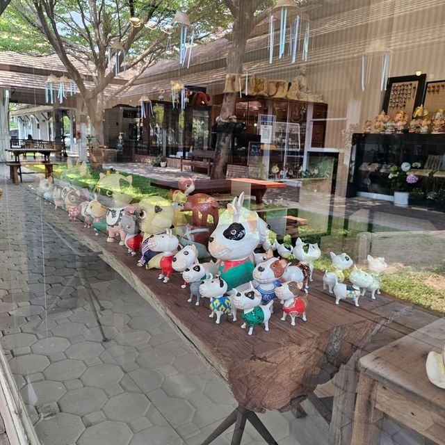คอมมูนิตี้สเปซ ผสมกลิ่นไอล้านนา 📍จริงใจ วิลเลจ