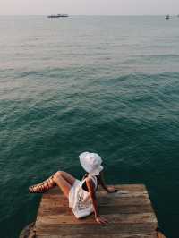 นั่งมองวิวทะเลแล้วมันฮีลใจ 🧡🌊