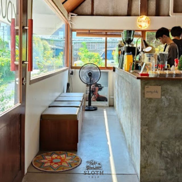 🍰 ไปชิมเค้กอร่อยๆ ที่ Young yuu cafe