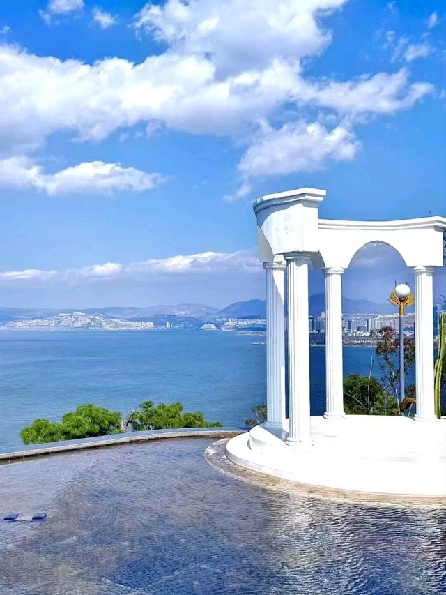 Dali: A Serene Escape Between Mountains and Lake