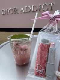 来場者限定のDIORカフェが可愛すぎる！