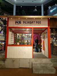 Time Travel to the Olden Days at the Mall
