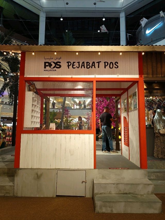 Time Travel to the Olden Days at the Mall