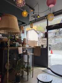 伊香保で味わうジビエと個性派ドリンク「ニューベルバラ」—カフェとバーの二つの顔を持つ隠れ家
