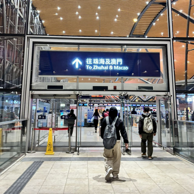 🇭🇰【香港】港珠澳大橋香港口岸(^ ^)ここからマカオへ！