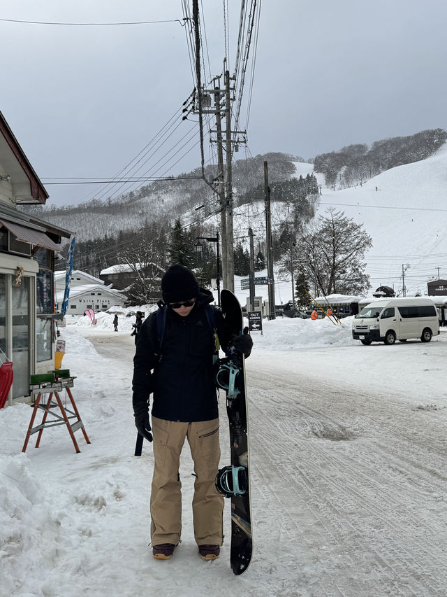 Skiing at gondola Hakuba 