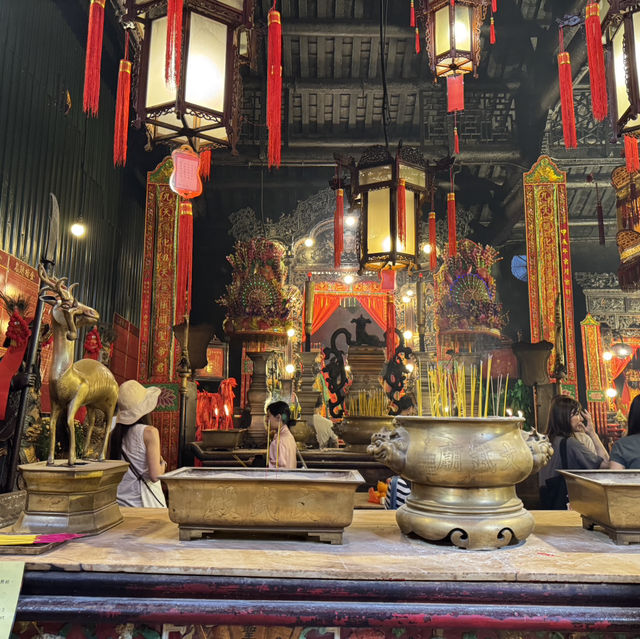 Man Mo Temple
