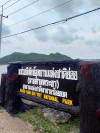 หาดสามพระยา