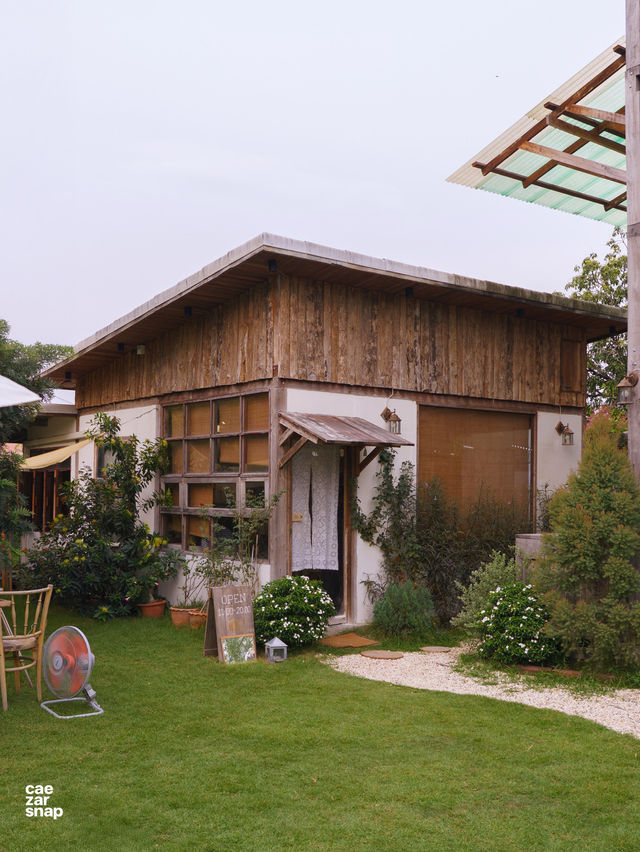 Clay Wood คาเฟ่บรรยากาศต่างจังหวัดในกรุง