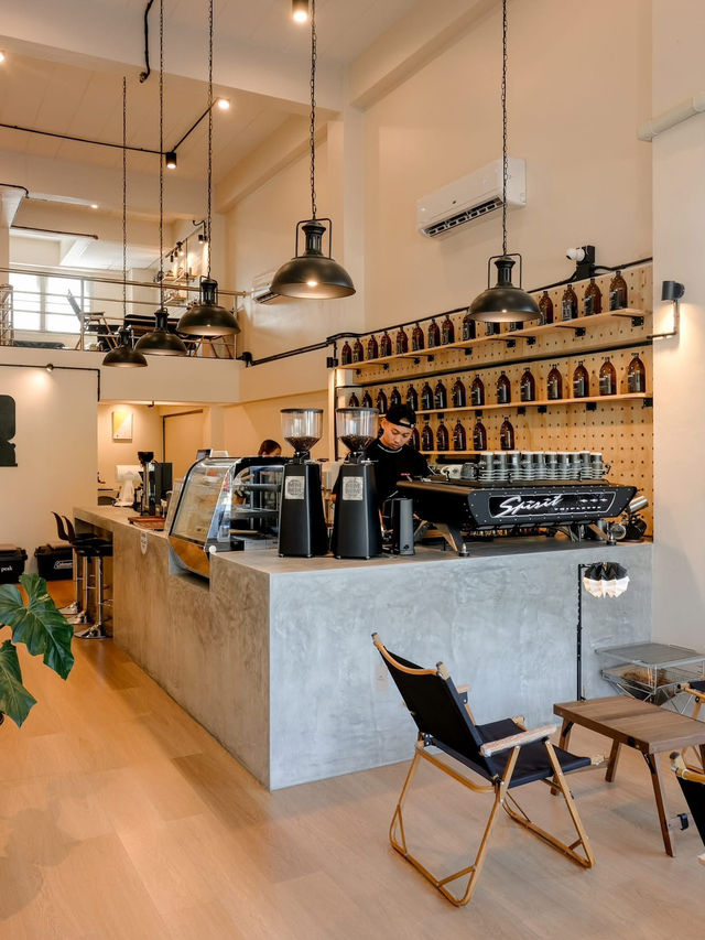 📍 Lamps specialty coffee 🏕️☕️🪔