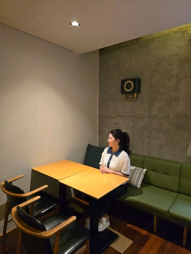베이커리로 유명한 이흥용 명인의 부산 신상카페💛
