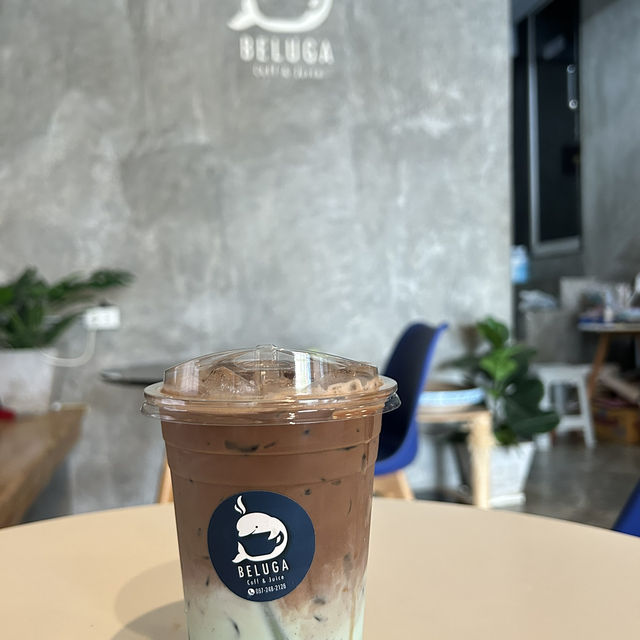 คาเฟ่คนรักแมว