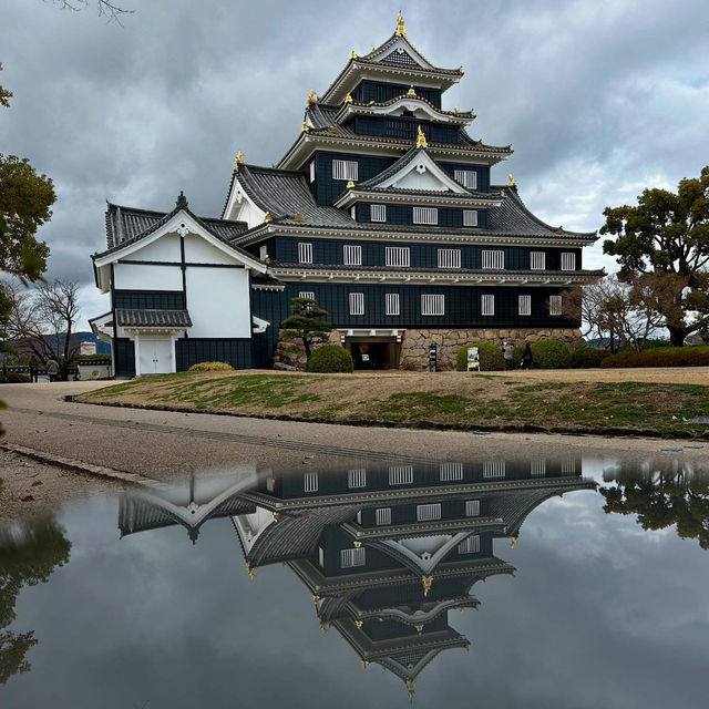  ### **🏯✨ Okayama Castle Weekend Escape: The "Crow Castle" & Garden Bliss