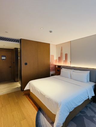 Hampton by Hilton Shenzhen Futian Port là lựa chọn hàng đầu cho những ai muốn qua biên giới vào Hồng Kông! Đi bộ 5 phút đến cảng
