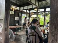ระเบียงริมน้ำ เพชรบุรี