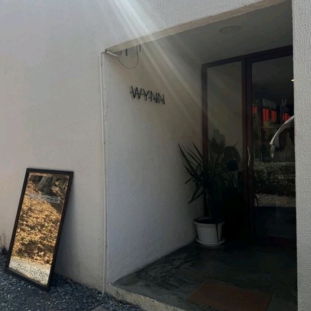 WYNN CAFE & HILL CLUB