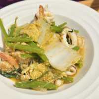 เนื้อหอม  ใจกลางเมืองขลุง