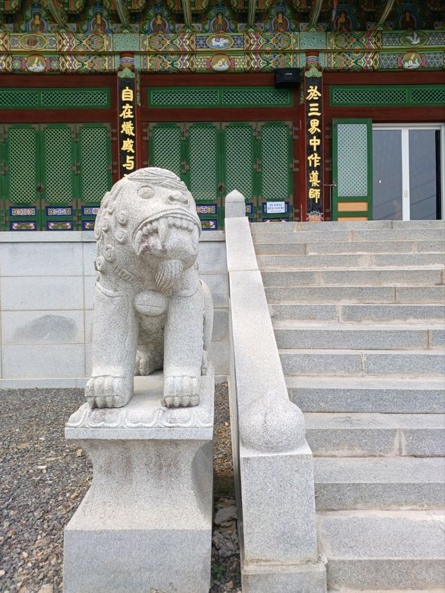 장엄한 풍경 속의 영산정사