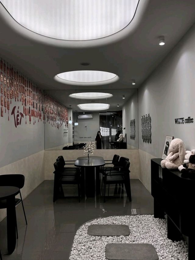 White Coffee & Billiard