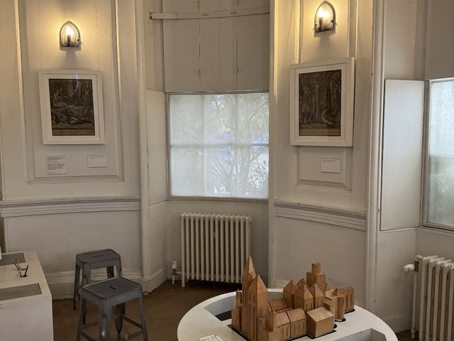 William Morris Gallery: A Journey into Art and Life in London 🎨🏡
