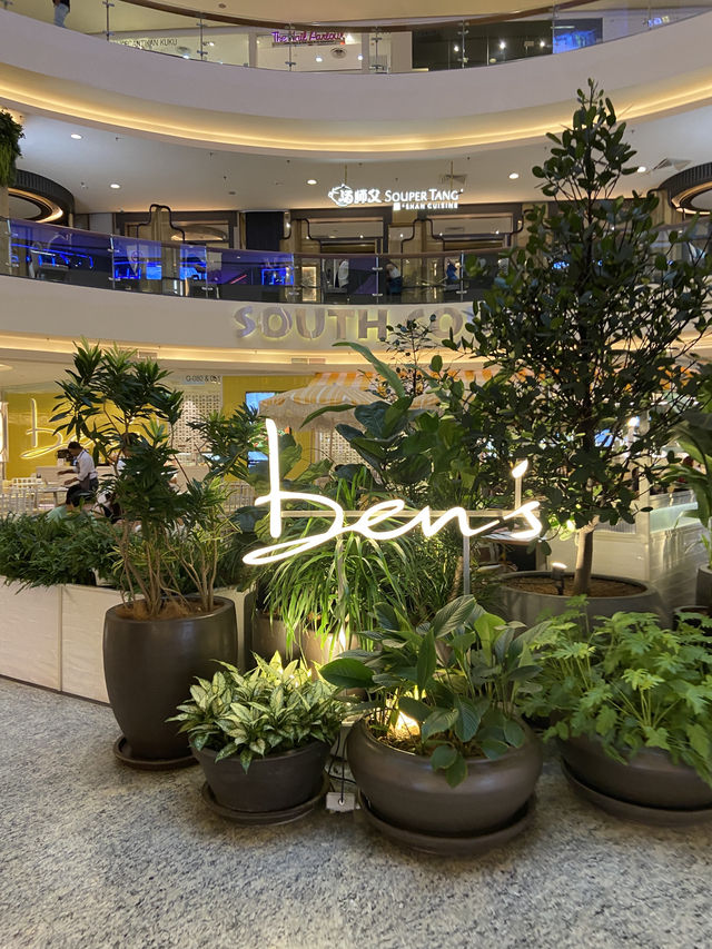 ⭐️ Comfort Food Meets Class at Ben’s Mid Valley