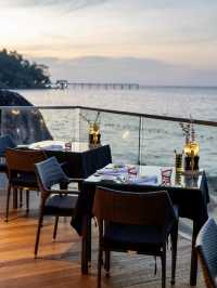 Beachfront dining at La Gritta