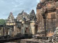 มนต์เสน่ห์ขอมโบราณกลางทุ่งอีสานใต้