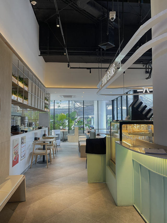 Shikō Udon Bar ที่ตึก Empire Tower ชั้น G