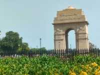 ⏳ A Day Alone in Timeless Delhi – Chaos, History & Soul