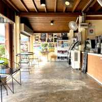 ร้านกาแฟดอกแม่จอก
