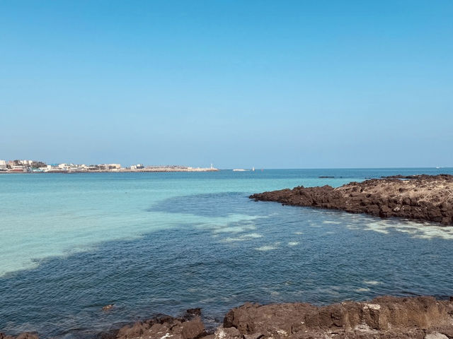 A Hidden Gem of Emerald Waters and Dramatic Cliffs