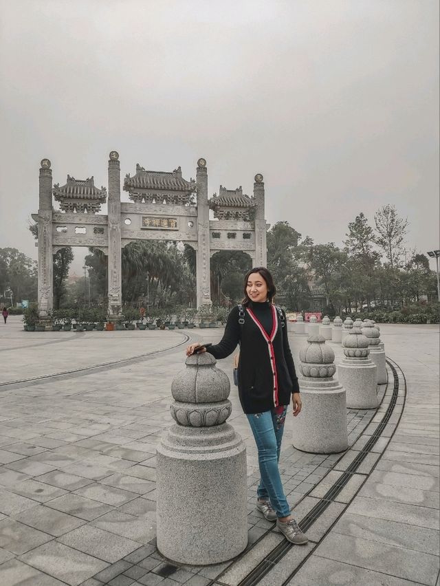Tian Tan Buddha, Hong Kong – A Peaceful Escape Above the Clouds 🚡✨ 