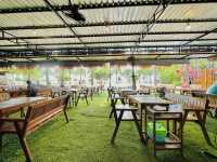 ร้านอาหารหมึกเมาคลื่น หาดกระทิงลาย