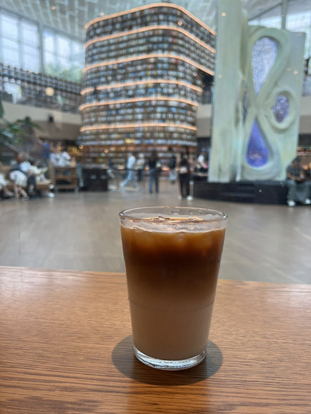 스타벅스 별마당 도서관점