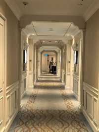 🌺 Tropical Elegance Meets Comfort — InterContinental Singapore Junior Suite Review
