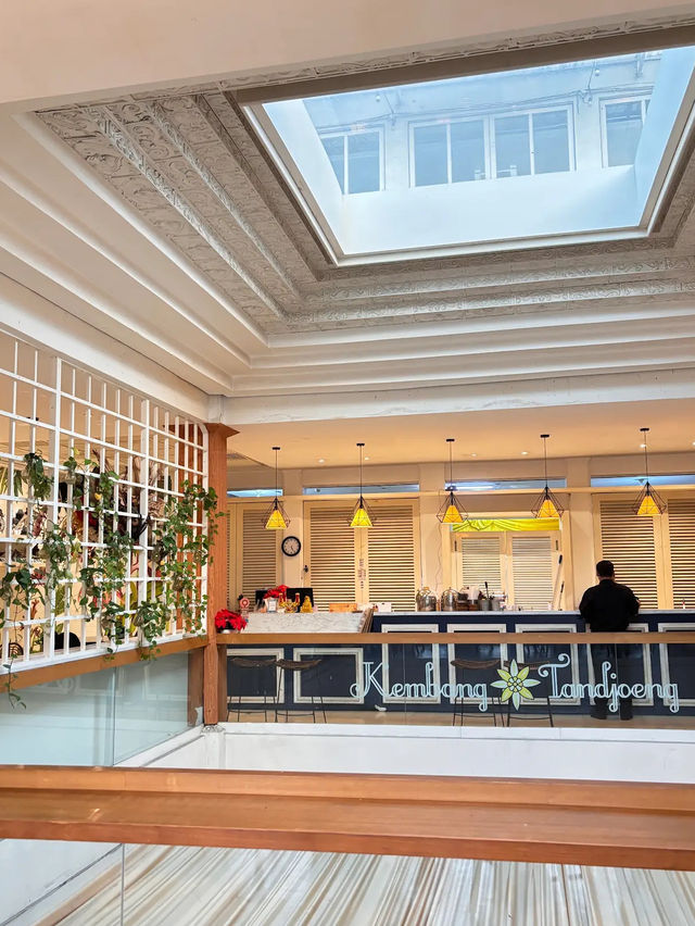 Kembang Tandjoeng, Jakarta’s Heritage Café with a Floral Soul