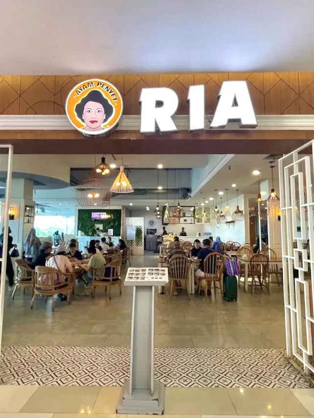 Ayam Penyet Ria, Batam’s Affordable Flavor Empire