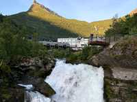 挪威 | Fossevandring Geiranger 擁有絕佳視野的峽灣瀑布
