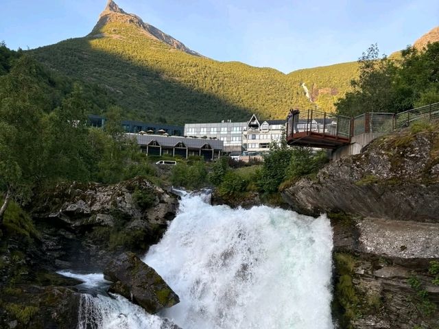 挪威 | Fossevandring Geiranger 擁有絕佳視野的峽灣瀑布