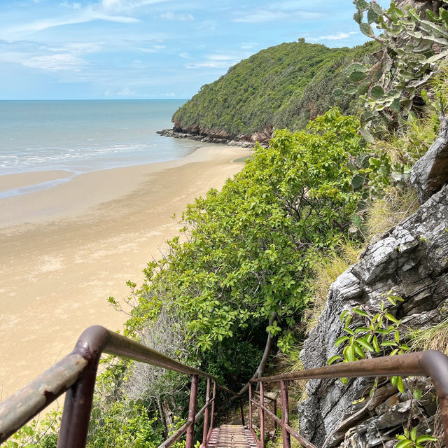 หาดลับปราณบุรี หาดคุ้งทราย