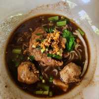 ก๋วยเตี๋ยวเรือในคลอง อยุธยา