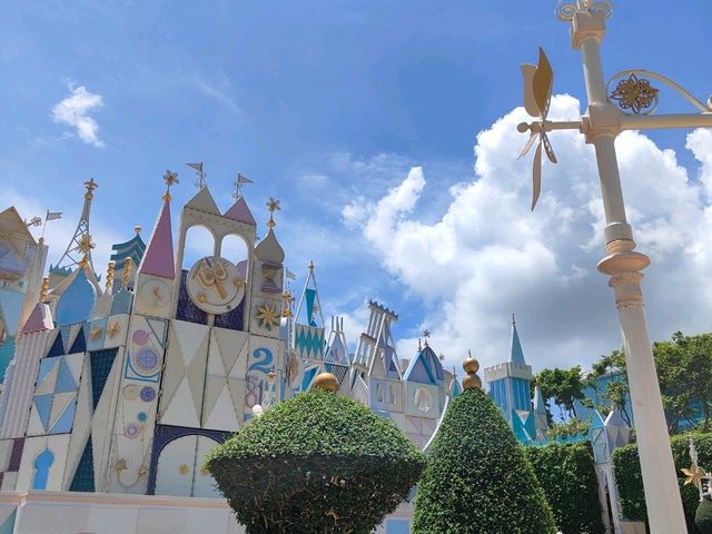 แวะเติมพลังที่ Small World Ice Cream
