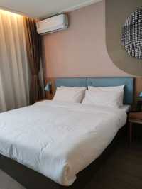 Home Inn Near Jilin Station: Convenient Stay for Dining & Exploration