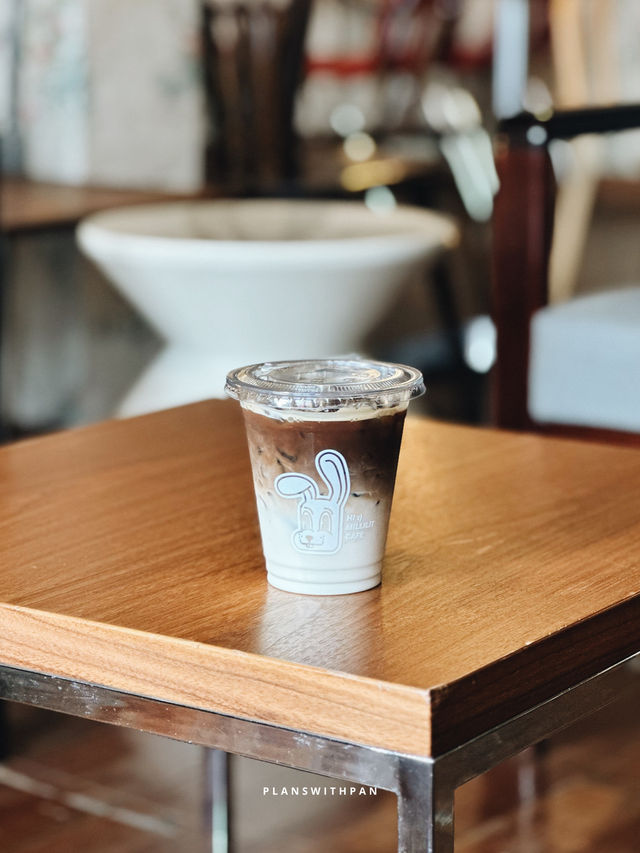 Millilit Cafe Thapae ChiangMai . 🐰🥕