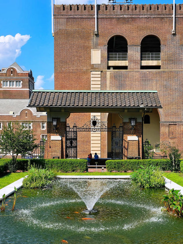 Exploring University of Pennsylvania: Ivy League Legacy & Hidden Gems