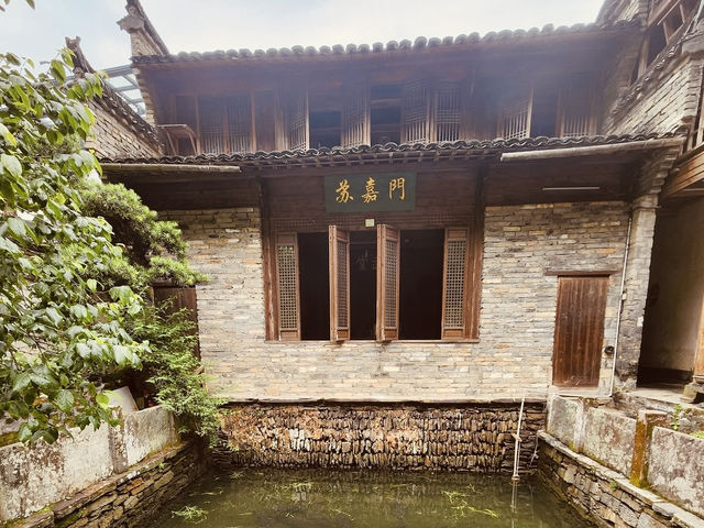 🏡✨ *Likeng Village (李坑): Wuyuan’s Canal-Lined Dreamscape* 🌊🏮