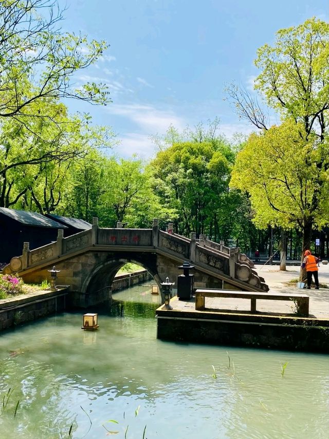 XISHI’S HOMETOWN · THE BIRTHPLACE OF A 2,500-YEAR-OLD NATIONAL ICON