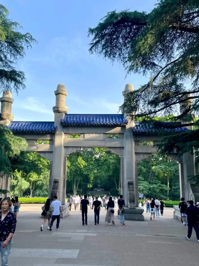 南京的民主聖山