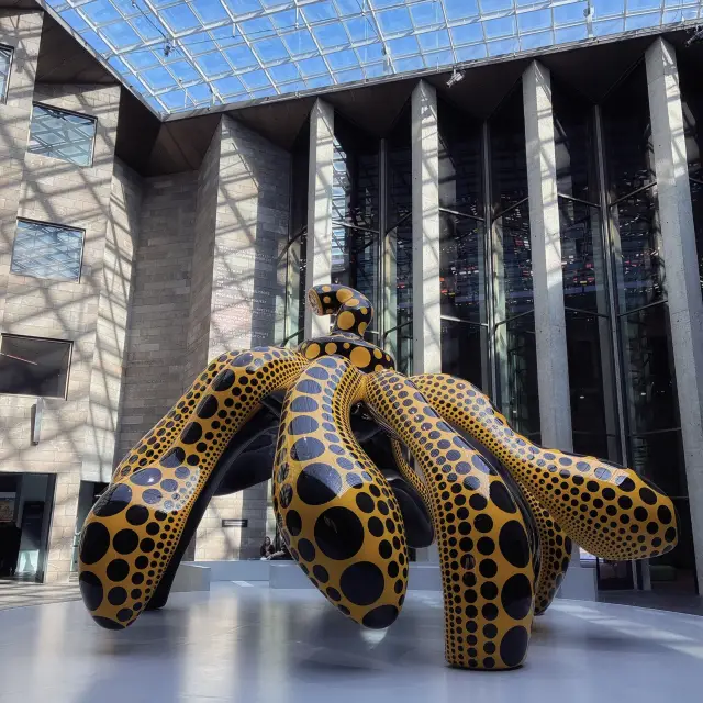 National Gallery of Victoria (NGV)