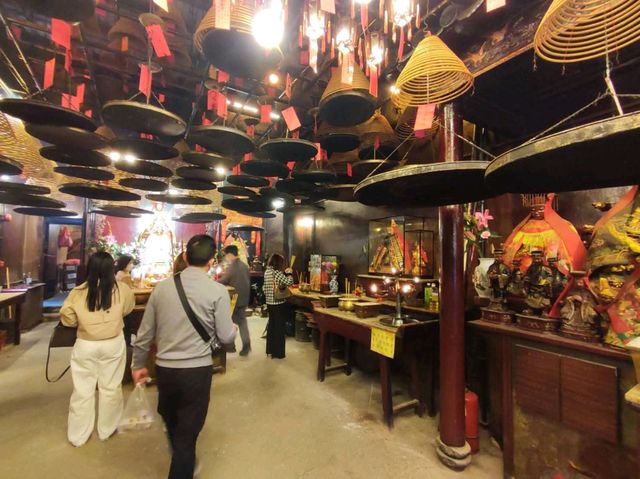 ขอพรเรื่องการเรียน วัดเก่าแก่ที่สุดเกาะฮ่องกง